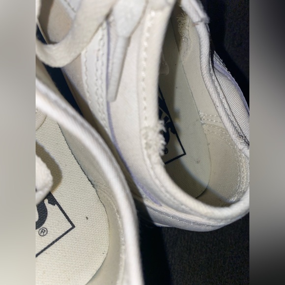 Vans - Picture 3 of 4